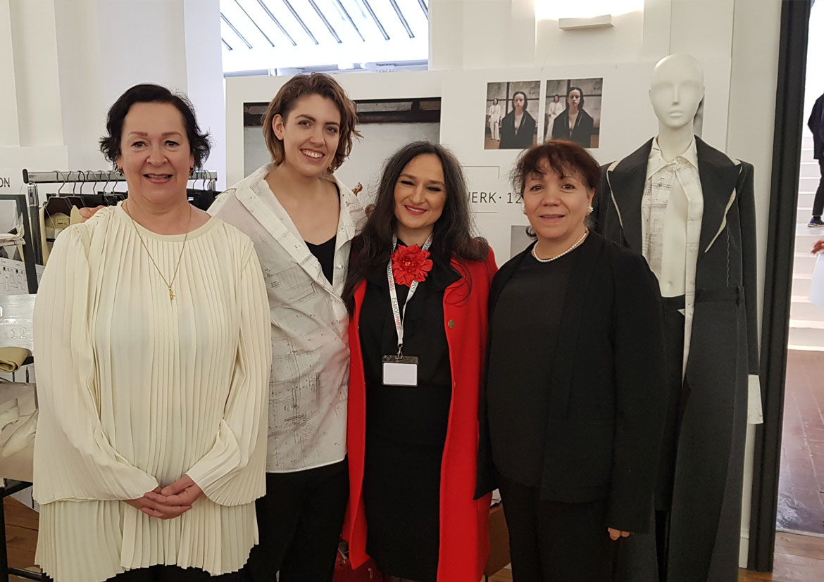 Prof. Claudine Degryse - Étudiante Daniela Schmid - Jury Elvisa Jasak - Prof. Cristina Labat - ESMOD Paris