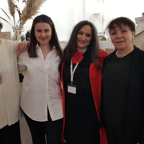 Prof. Claudine Degryse - Étudiante Jeanne Bourdé - Jury Elvisa Jasak - Prof. Cristina Labat - ESMOD Paris